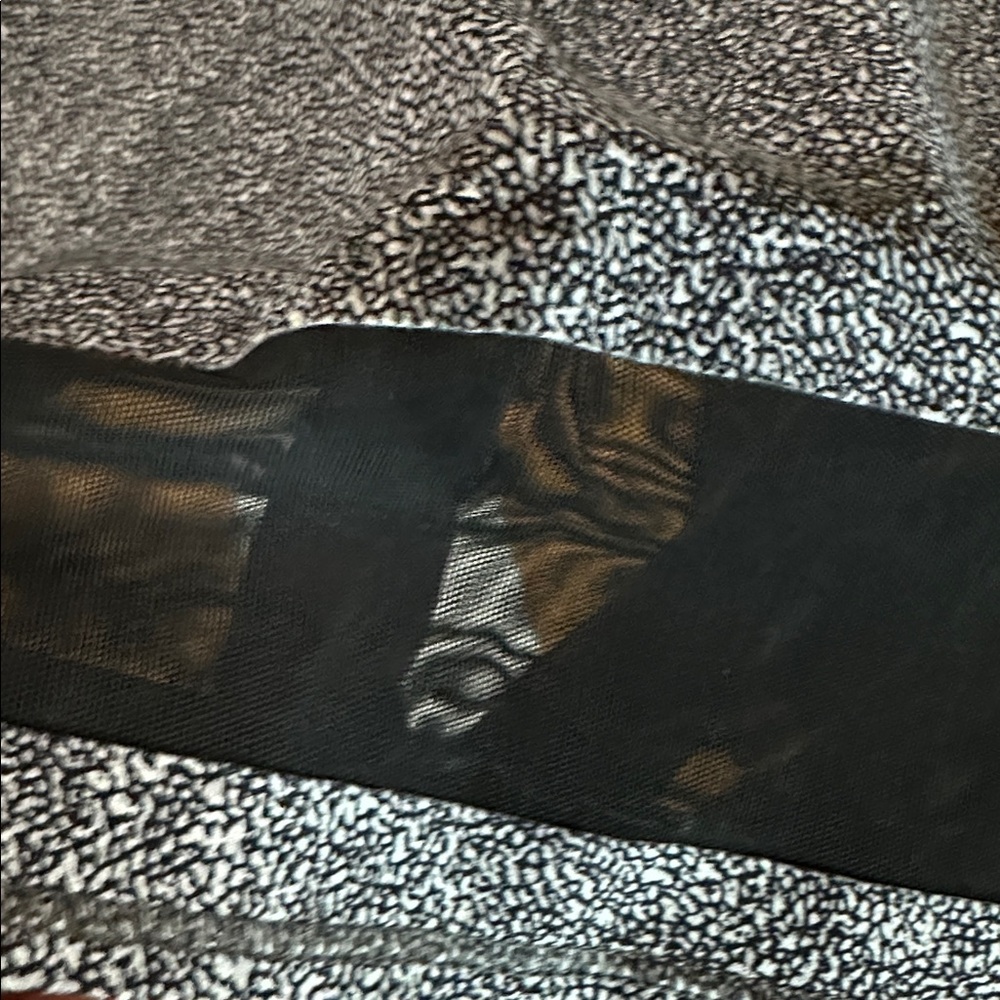 Lululemon Swiftly Tech Racerback 8 Gray & Black Tank - Picture 5 of 6
